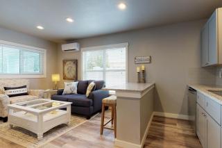 South Bay Inn 3 - 7