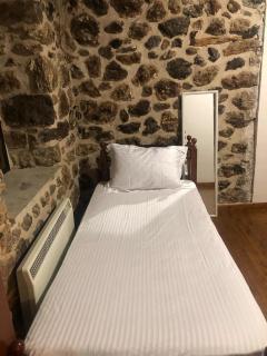 Andromahi Stone House - 7