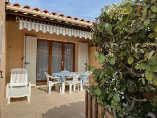 Beachfront villa- beach 100 m - 0