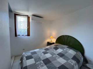 Beachfront villa- beach 100 m - 8