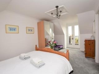3 bed in Brighstone IC041 - 1