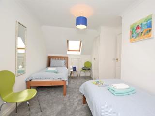 3 bed in Brighstone IC041 - 3