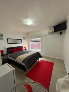 Surrey B&B - 7