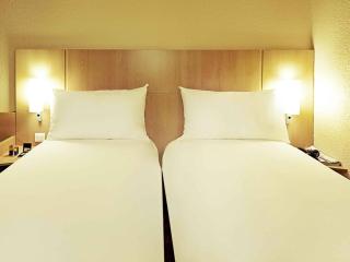 ibis Nemours - 4