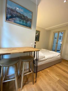 Tiny Old Town Studio - 7
