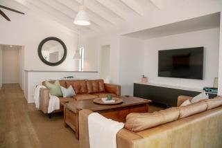 Moffat Beach Abode - Steps to Moffat & Shelly Beach - 1