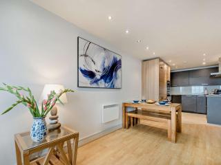 2 Bed in Tenby FB061 - 2
