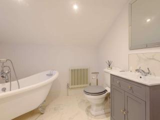 5 Bed in Matlock Bath 85188 - 1