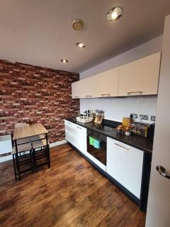 Birmingham city centre penthouse skyline views - FREE gym Netflix ps4 - 3