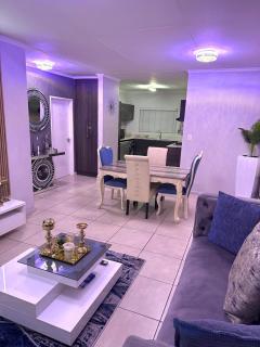 MOJ INVESTMENT 2 BEDROOM Apartments - 4
