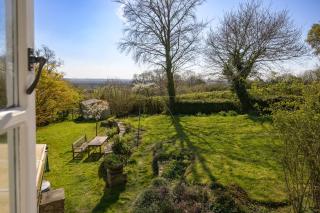 Beautiful cottage set in peaceful surroundings with stunning views - 1