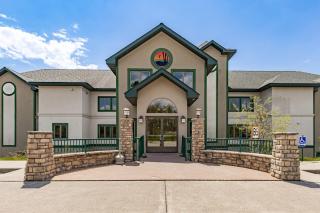 Majestic Lake Views 1BR King Suite and Heated Pools - 5