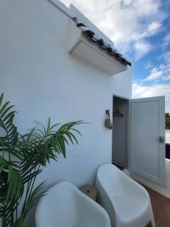 PR Rentals Ocean Park Beach Apartment 2 - 4