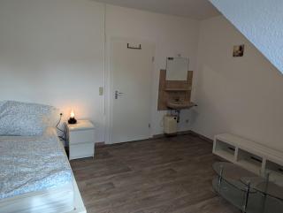 Room for 1-2 guests, bed & couch - 6