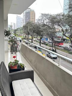 Miraflores apartment with a beautiful Kennedy balcony - 0