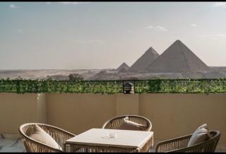 Orienta view pyramids - 3