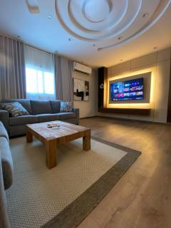 A two-bedroom apartment that can accommodate 6 people and a spacious hall with a kitchen - 3