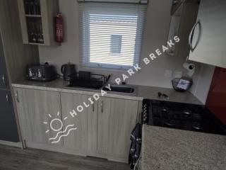 Stylish Family Caravan Retreat - Seal Bay, Selsey - 8