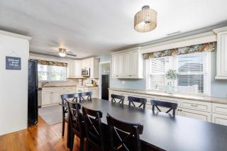 Breezy Ocean City Home Walk to Beach and Boardwalk! - 2