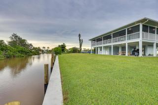 Dock and Canal View Tranquil Escape in Punta Gorda - 9