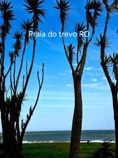 Temporada na Praia do Trevo - Rio das Ostras, RJ - 0