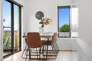 Large House, Centrally Located With Amazing Views - 5