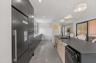 Georgie's Toots House - 8