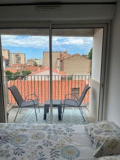 F2 moderne, proche gare, terrasse et parking prive - 0