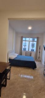 Lindo apartamento com vista para rua, sem barulho, confortável aconchegante e com toda facilidade para sua estadia uma quadra da praia de copacabana - 4