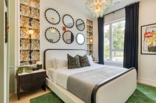 Colorful 4BR w Artful Design Dining Easy Access to Broadway The Bloom House by AvantStay - 8
