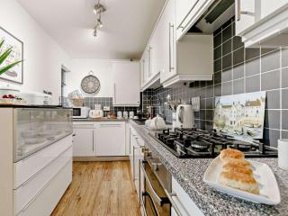 3 Bed in Charlestown 90218 - 1