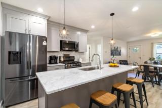 New Home in MidTown- Sleeps 11 For Rent in Atlanta - 3
