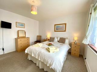 2 Bed in Shanklin IC004 - 1