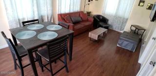 Charming 1-bed apt, cook-ready kitchen, laundry, 5-8 mins to U of A and Downtown - 0