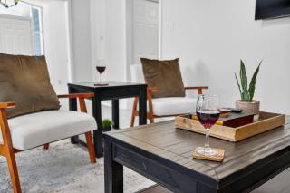 Spacious Family Home BBQ and Outdoor Area - 3