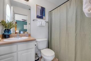 Lakefront 3BD - Ping Pong, Movie Nights - Near FSU - 4