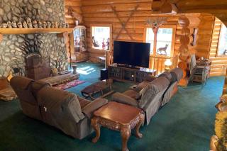 Vienna Villa - 3 Bed 3 Bath Vacation home in Shaver Lake - 7
