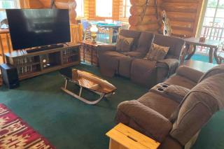 Vienna Villa - 3 Bed 3 Bath Vacation home in Shaver Lake - 4