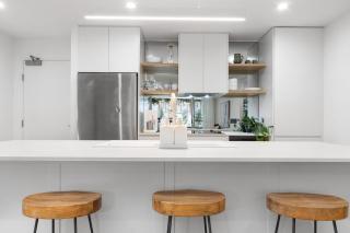 City Escape - Newcastle CBD - Spacious Apartment with a Beautiful Courtyard - Newcastle - 2