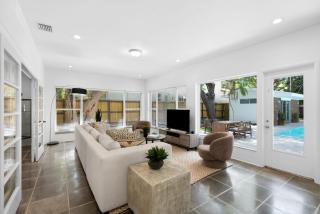 Memory Lane Cozy Home with Pool Lush South Miami - 1