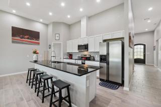 Modern Escape in Cedar Creek - 9