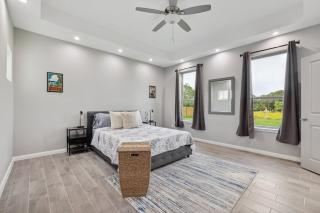 Modern Escape in Cedar Creek - 7