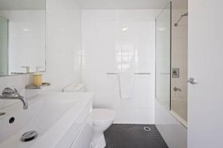 Stylish 2BR Apt Overlooking Darling Harbour - 5