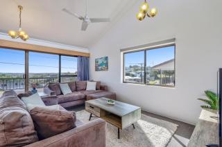 Riverview Holiday Villa - 4