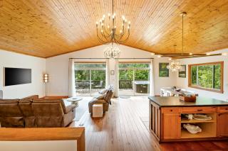 Luxe-Hot Tub-Game Room-29 Min to SNP-River-5 Acres - 0