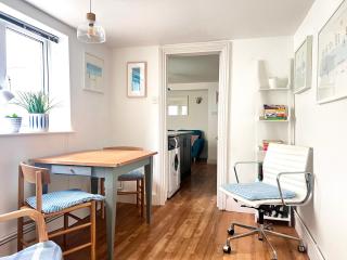 Quirky 1 Bedroom Apartment in Kemptown - 4