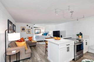Beachfront Studio with Partial Ocean View - 8