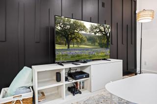 4BR Modern Getaway by Lackland & SeaWorld - 4