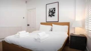 Stylish Newly Refurbished 2 Bedroom Flat With Terrace - 7
