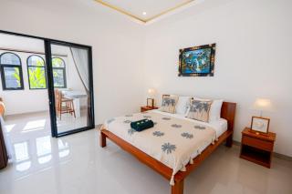 Crystal Flow Guest House & Apartment Canggu - 4